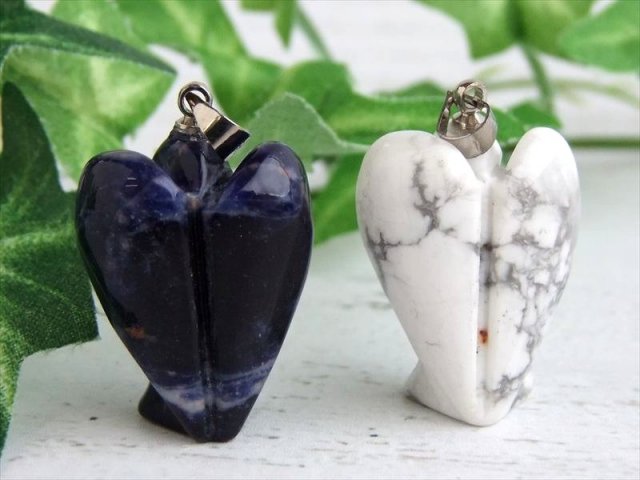 人気の5種 天然石 エンジェル彫り ペンダントトップ 1個売り 約25ミリ