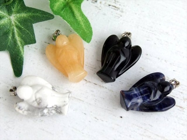 人気の5種 天然石 エンジェル彫り ペンダントトップ 1個売り 約25ミリ