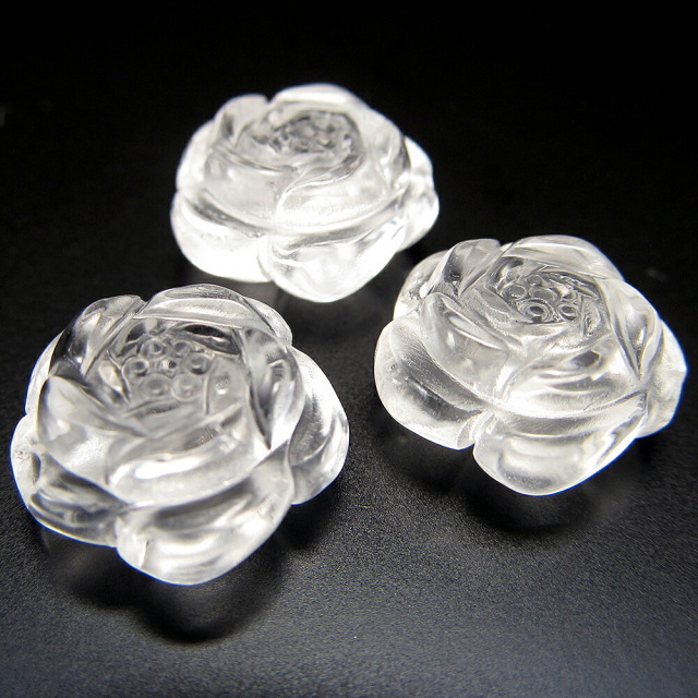 値段確認 激安宣言 1粒売り 天然水晶 蓮の花型 ビーズ 幅約13mm 澄んだ輝きを放つ天然水晶 浮き彫り立体彫刻ビーズ 4月の誕生石 ブラジル産 パワーストーン