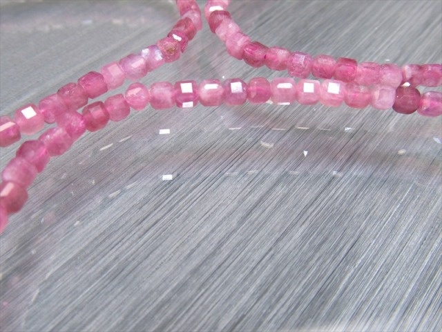 ピンクトルマリン キューブカット ブレスレット 幅約3mm-3.5mm 妖艶