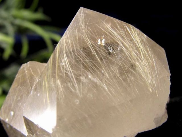 ゴールドルチルクォーツ 結晶 原石 最大幅約4.3cm 重さ約42.5g 黄金