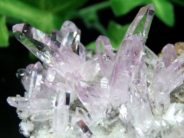 世界で最も美しいアメジスト ベラクルスアメジスト結晶原石 最大幅 64mm 重さ 68g 採掘鉱山が閉山 特徴的な結晶形状 女神の宿るアメジスト 極上1点物