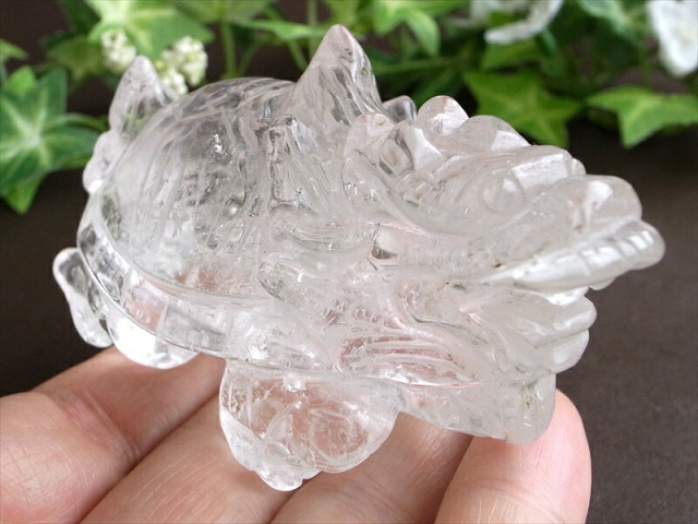 天然水晶 ロングイ 置物 幅約80mm 重さ156g 財運を高める瑞獣 瑞々しい