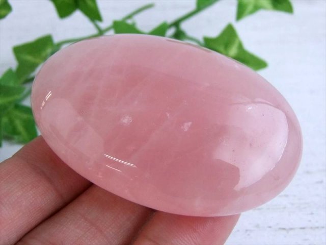 ローズクォーツ パームストーン 1個売り 重さ 約65g-75g 大きさ約6cm