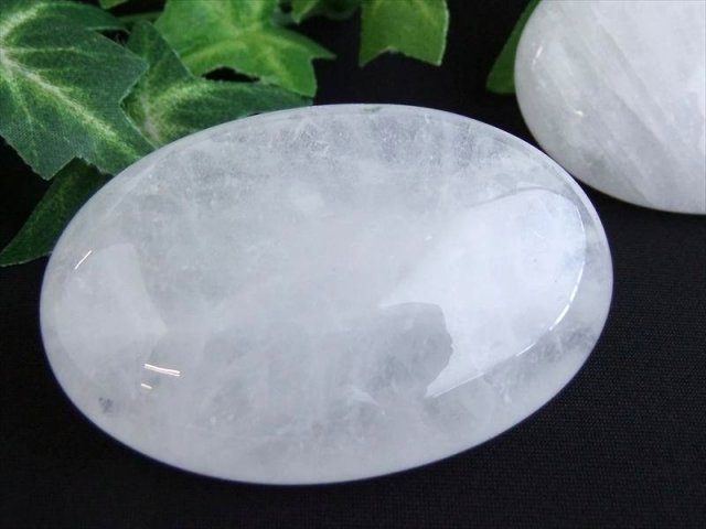 水晶 パームストーン 1個売り 重さ 約70g-75g 大きさ約6cm×4cm マッサージ用 天然石 ホットストーン タンブル 握り石 癒し お守り パワーストーン 天然石