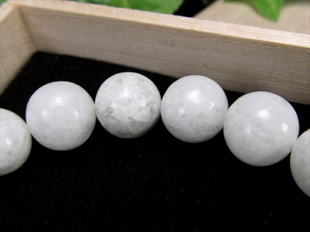 ほんのりブルー 糸魚川翡翠 ブレスレット 桐箱・証明書付 10mm-11mm×19
