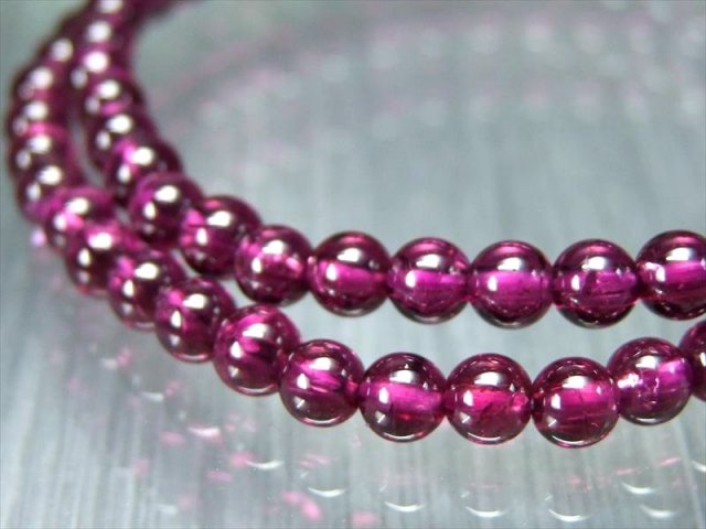 限定2本 これぞロードライト S級 ロードライトガーネット ブレスレット 4mm-4.5mm×44珠 魅惑のワインレッドカラー 真実の愛の石 歴史上最も古い宝石のひとつ