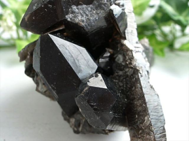 天然の黒光り 天然 黒水晶 モリオン クラスター原石 重さ223g 最大幅約