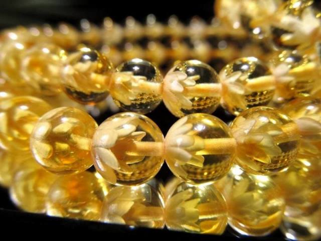 ハニーレモンアンバー 蓮彫り ブレスレット 7mm-7.5mm×27珠前後 極楽浄土に咲く花 ロータス彫り ふわりと広がる可憐な小花 古来より愛された宝石 バルト海産