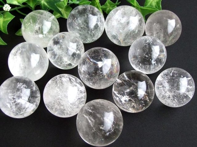 天然透明水晶 丸玉 直径28mm-30mm すべての浄化と純粋さの象徴 お守り