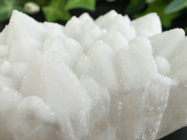 新雪の様なキラキラ スノーホワイト ドゥルージーキャップ クォーツ クラスター 最大幅102mm 重さ336g 氷の様なキラキラドゥルージー結晶 無数のポイント群生