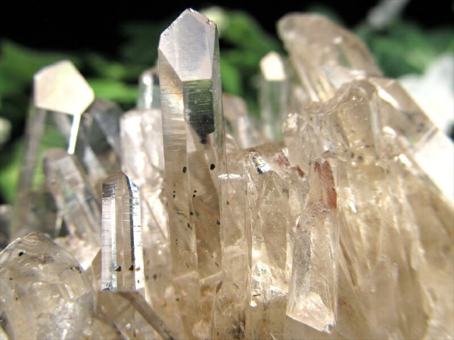 激レア・煙水晶 限定4個 四川省産 スモーキー水晶 クラスター 最大幅52mm 重さ108g クォーツ 超人気針状群生 ブレスの浄化 原石 1点もの 四川省産