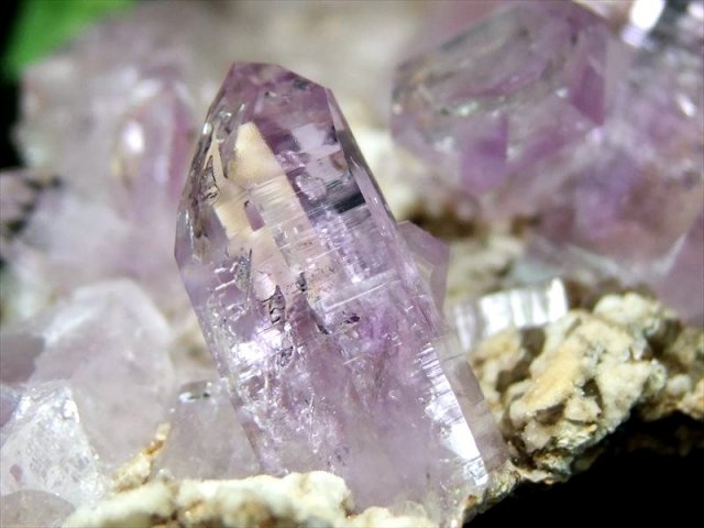 激レア・クラスター形状 ベラクルス アメジスト クラスター 最大幅 135mm 重さ 224g 採掘鉱山が閉山 特徴的な結晶形状 女神の宿るアメジスト 極上1点物