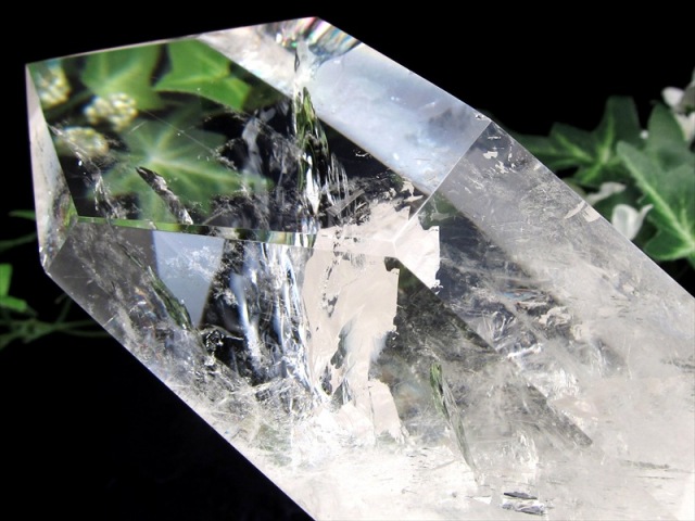 虹入り 透明 水晶 ポイント 六角柱 専用木製台座付 高さ222mm 重さ961g 極上超透明 浄化 インテリア一点もの ブラジル産 パワーストーン 天然石