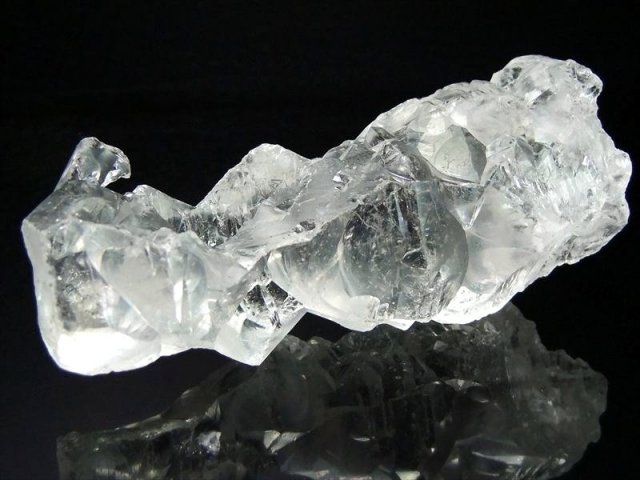 彫刻のような造形美 ヒマラヤ水晶 エッチドクォーツ 蝕像水晶 単結晶原石 最大幅約74.5mm 重さ61.5g 自然が作り出す芸術的な幾何学模様
