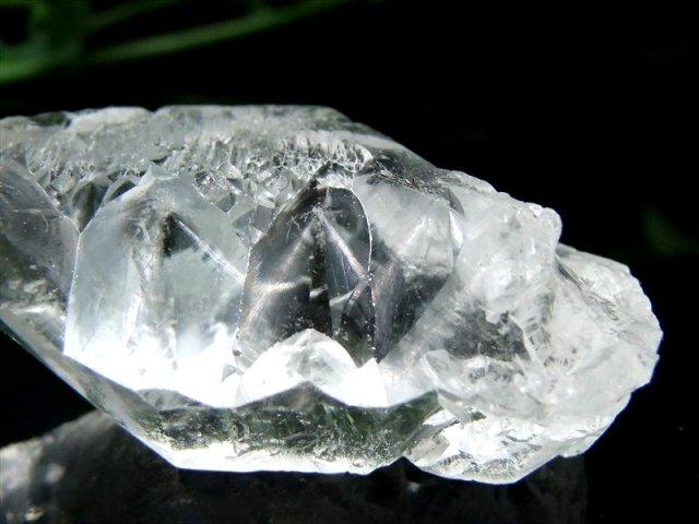 彫刻のような造形美 ヒマラヤ水晶 エッチドクォーツ 蝕像水晶 単結晶