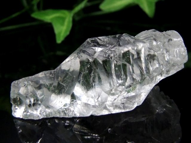彫刻のような造形美 ヒマラヤ水晶 エッチドクォーツ 蝕像水晶 単結晶原石 最大幅約57mm 重さ34.1g 自然が作り出す芸術的な幾何学模様 再結晶化した水晶一点物
