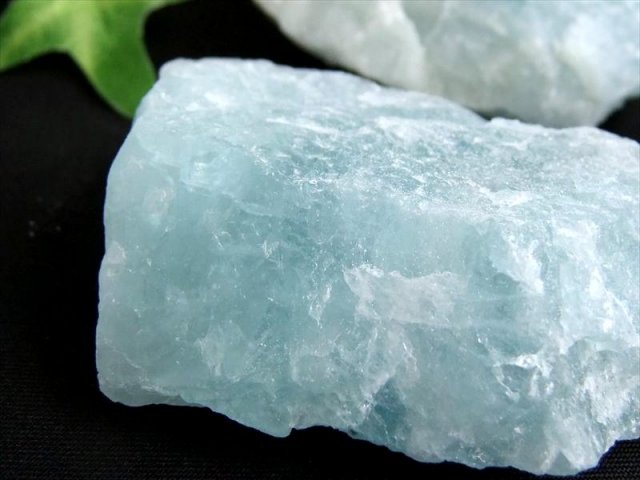 天使の石 アクアマリン ラフ原石 1個売り 重さ80g-100g 透明感のある