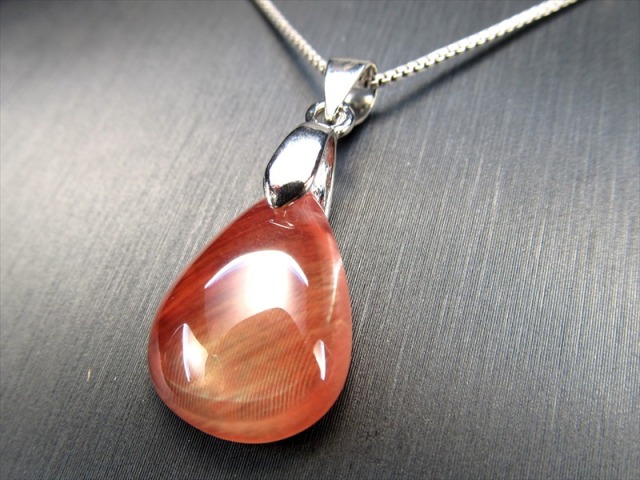 5A アンデシン ドロップ型 ペンダントトップ 幅約18mm×13mm 重さ約2.5g 超透明 本当の自分 に近づく変化を促す石 極上カラーチェンジアンデシン 中性長石