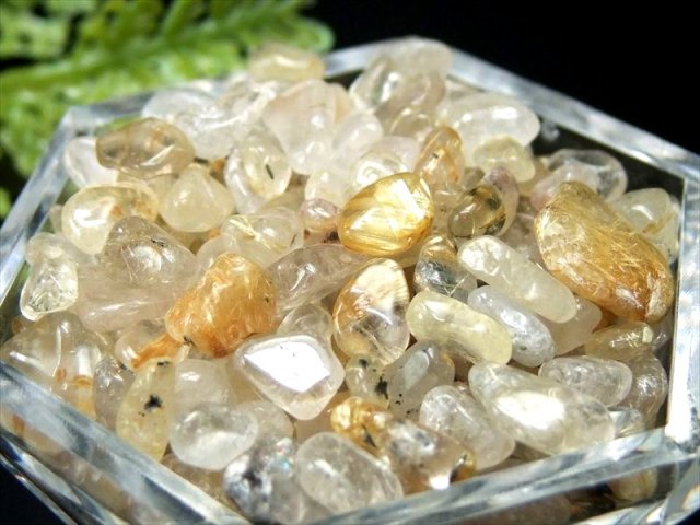 丸小粒 ゴールドルチル 針入り 水晶 さざれ 小粒 200g 粒サイズ 約2mm-8mm前後 金運 勝負運 ルチルクォーツ サザレ ブラジル産 レジン用 さざれ