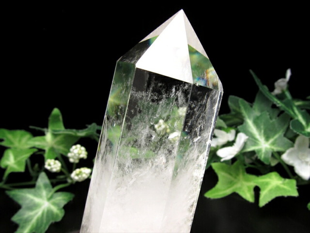 水晶 ポイント 六角柱 置物 高さ133mm 重さ303g 極上超透明 水晶 クリスタル 水晶ポイント 浄化 インテリア 一点もの ブラジル産 パワーストーン 天然石