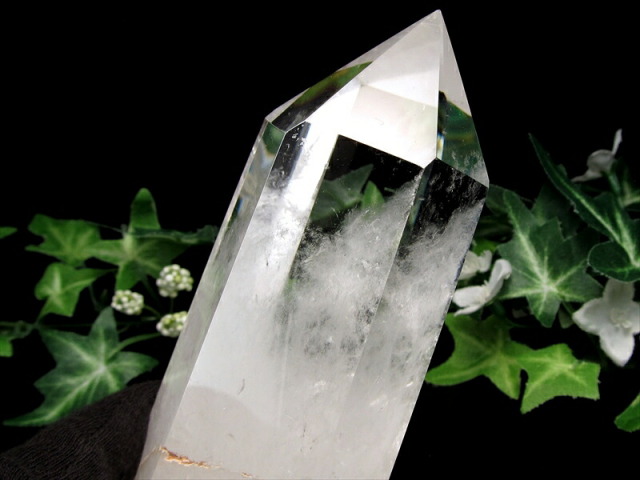 水晶 ポイント 六角柱 置物 高さ141mm 重さ553g 極上超透明 水晶 クリスタル 水晶ポイント 浄化 インテリア 一点もの ブラジル産 パワーストーン 天然石