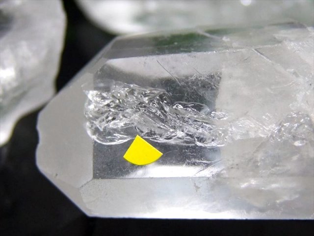 溶け跡くっきり 雷水晶 レムリアン 単結晶 ライトニング クリスタル 1個売り 重さ20g-22g コレクター品 レムリアンの 雷電水晶 雷水晶 ブラジル