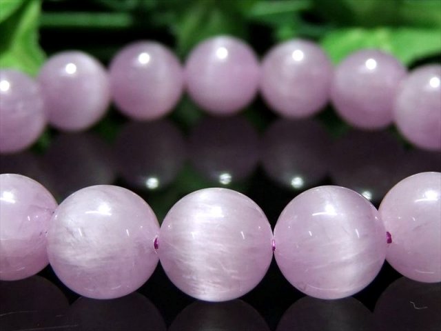 優美なライラックピンク 3A クンツァイト ブレスレット 11.5mm-12mm×21珠 きらりと目を引く キャッツアイ 効果も キラキラ反射 リチア輝石