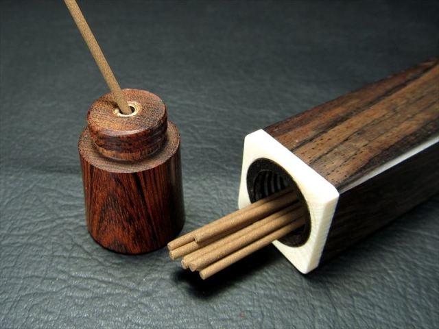 紫檀木のお香立て お香ボックス クローバーAタイプ 神固 質感がサイの