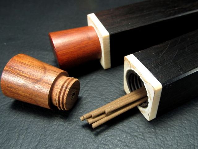 紫檀木のお香立て お香ボックス 蓮の花Cタイプ 神固 質感がサイの角に