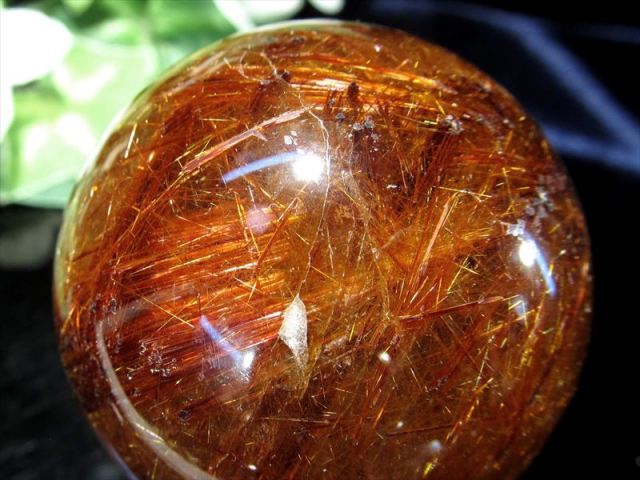 金属光沢の針びっしり レッドブラウンルチルクォーツ 丸玉 台座付 φ約 