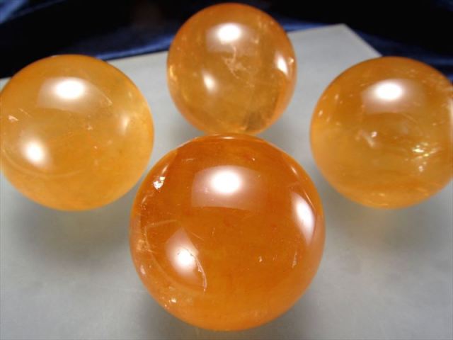 ゴールデンカルサイト丸玉虹入60mm