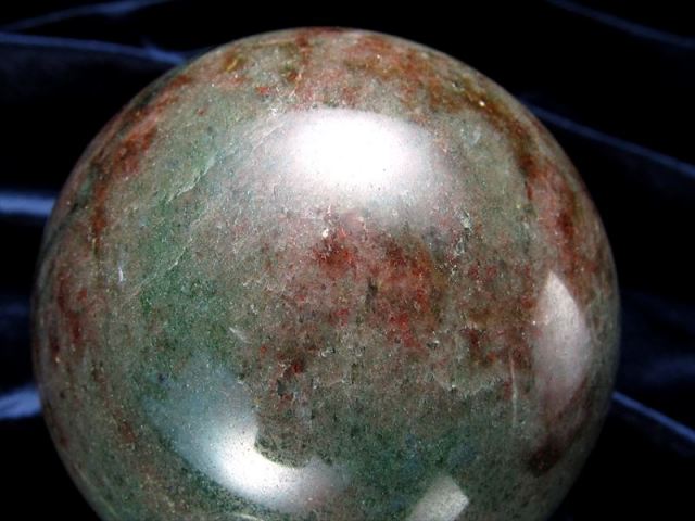 初入荷 エクロジャイト 丸玉 台座付き 直径約66mm 約536g 永久の炎の