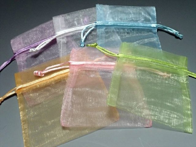 高品質 Mサイズ100枚入り ブレスレット用オーガンジー袋 全6色 丈夫な縫製&太くて頑丈な丸紐 激安副資材 コムローズ si-p