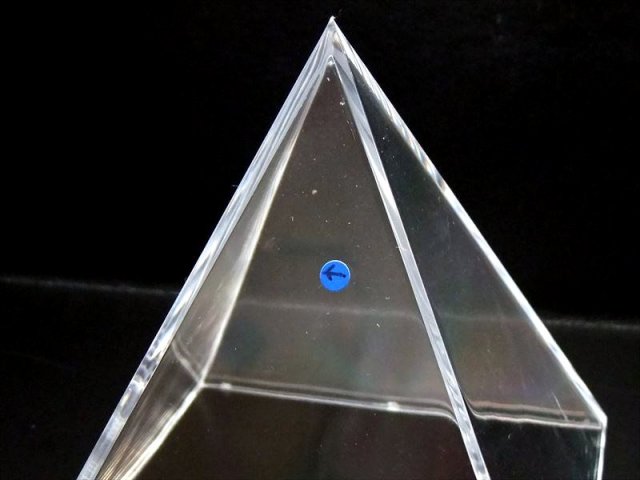 特注10cm ピラミッド ケース お持ちのさざれ石でピラミッドに レアストーンさざれにピラミッドパワー注入 原石や置物のチャージにも 特注サイズ Comrose