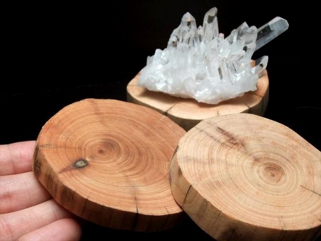 ミニ原石用)リラックス効果を高める 2A 癒しの香り 崖柏木 原石用 台座