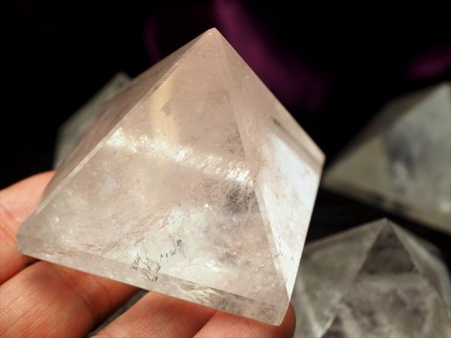 天然水晶 ピラミッド 90g-100g 極上透明 手ごろな小さめサイズ ブラジル産
