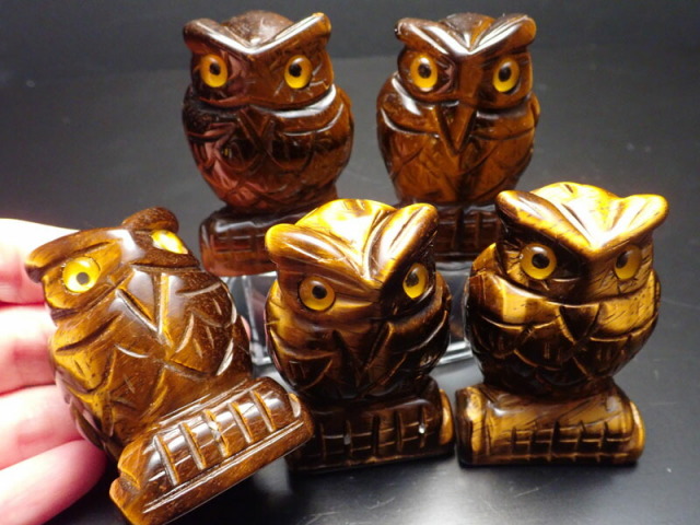 ふくろう タイガーアイ フクロウ彫り 置物重さ約70-90g 南アフリカ産
