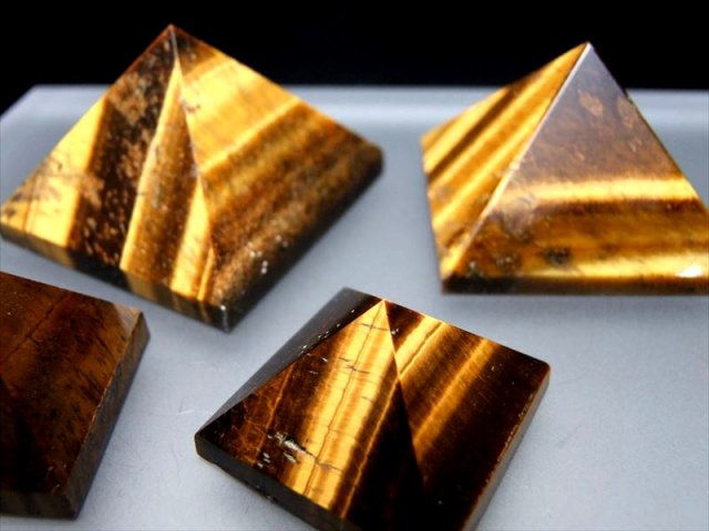 3A+ タイガーアイ ピラミッド置物 重さ 50g-60g ピラミッドパワー 天然石ピラミッド置物 つやつやシャトヤンシー 南アフリカ