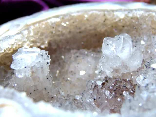 ダイヤモンドとメノウの台座 ダイヤモンドとメノウの台座