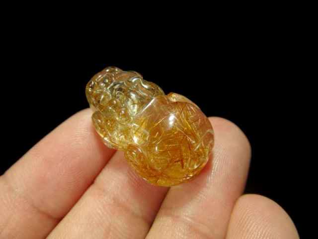 ルチルクオーツ 貔貅(ヒキュウ) 彫刻 金運 財運UP！ ☆ルチルクォーツ