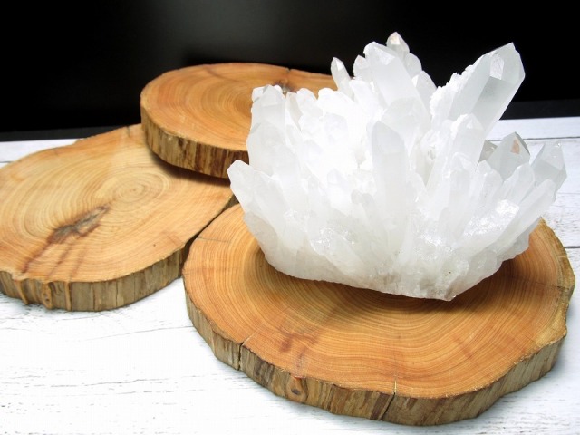 天然観賞石木目石（もくめいし）置石台座付き