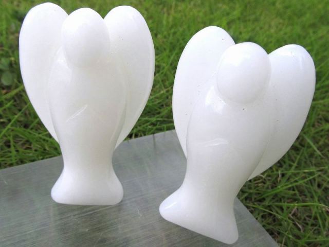 大人気 純白無垢の白天使 中サイズ 漢白玉 エンジェル彫り 約90-110g前後 インテリアに 風水グッズ 天使 置物