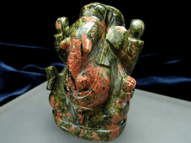 ユナカイト ガネーシャ 彫り 置物 重さ6g 高さ約7 0cm あらゆる障害を跳ね除ける守り神 極上手彫り彫刻 1点物