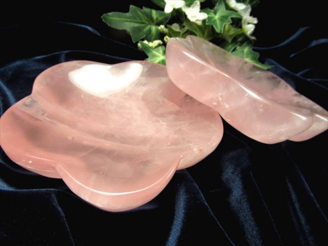 天然石 ローズクォーツ 小物（花型）お皿458g 置物 天然石 ローズ