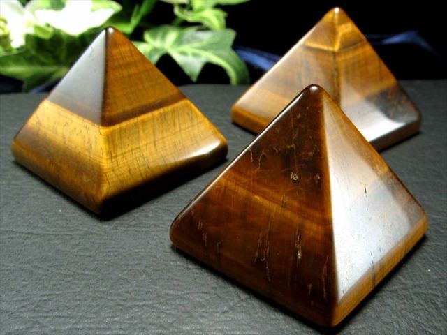 艶々天然石ピラミッド【タイガーアイ ピラミッド 置物】1個売り 幅約