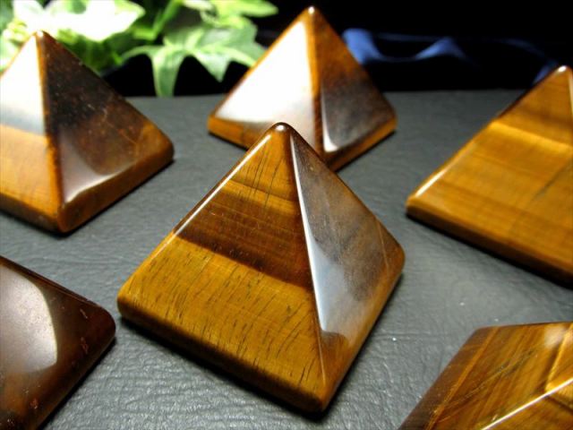 艶々天然石ピラミッド【タイガーアイ ピラミッド 置物】1個売り 幅約