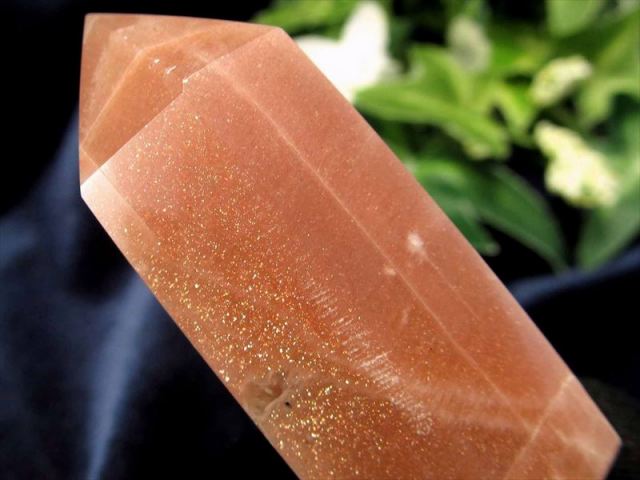永遠の愛の象徴 オレンジムーンストーン 六角柱ポイント 1個売り 重さ 