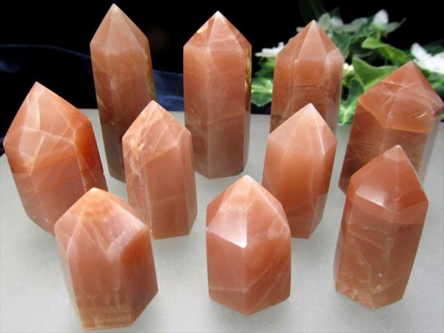 永遠の愛の象徴 オレンジムーンストーン 六角柱ポイント 1個売り 重さ 