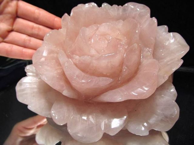 恋愛成就最高の組み合わせ ローズクォーツ 薔薇彫刻置物 高さ約9.5cm